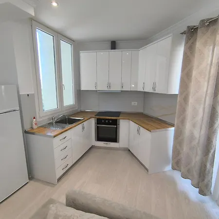 Tirana Apartments *